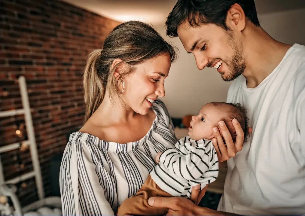 Un salarié en congé parental partiel continue d'acquérir des droits aux congés payés, proportionnellement à son temps de travail.