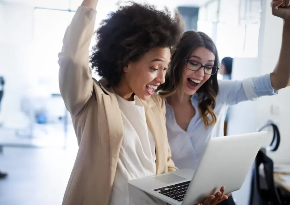 Le SIRH, Système d’information des ressources humaines, intègre un ensemble de logiciels et de modules permettant de gérer tous les aspects de la fonction RH, qu’il s’agisse de gestion administrative du personnel ou de développement du capital humain.