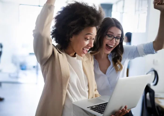 Le SIRH, Système d’information des ressources humaines, intègre un ensemble de logiciels et de modules permettant de gérer tous les aspects de la fonction RH, qu’il s’agisse de gestion administrative du personnel ou de développement du capital humain.
